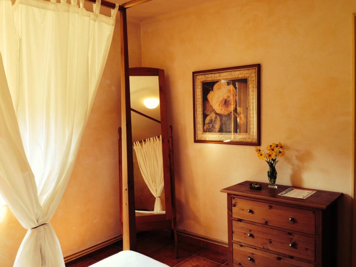 Hostal L'Ou De Reig Montseny Exterior photo